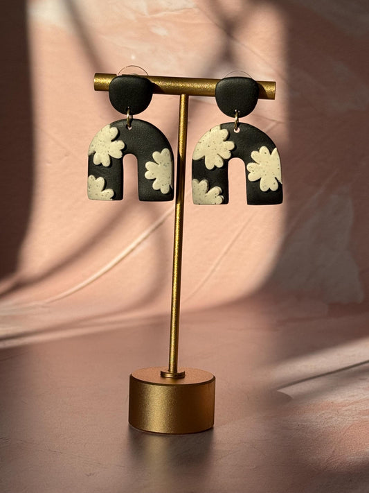 BLACK & SPECKLED WHITE FLORAL STATEMENT EARRINGS