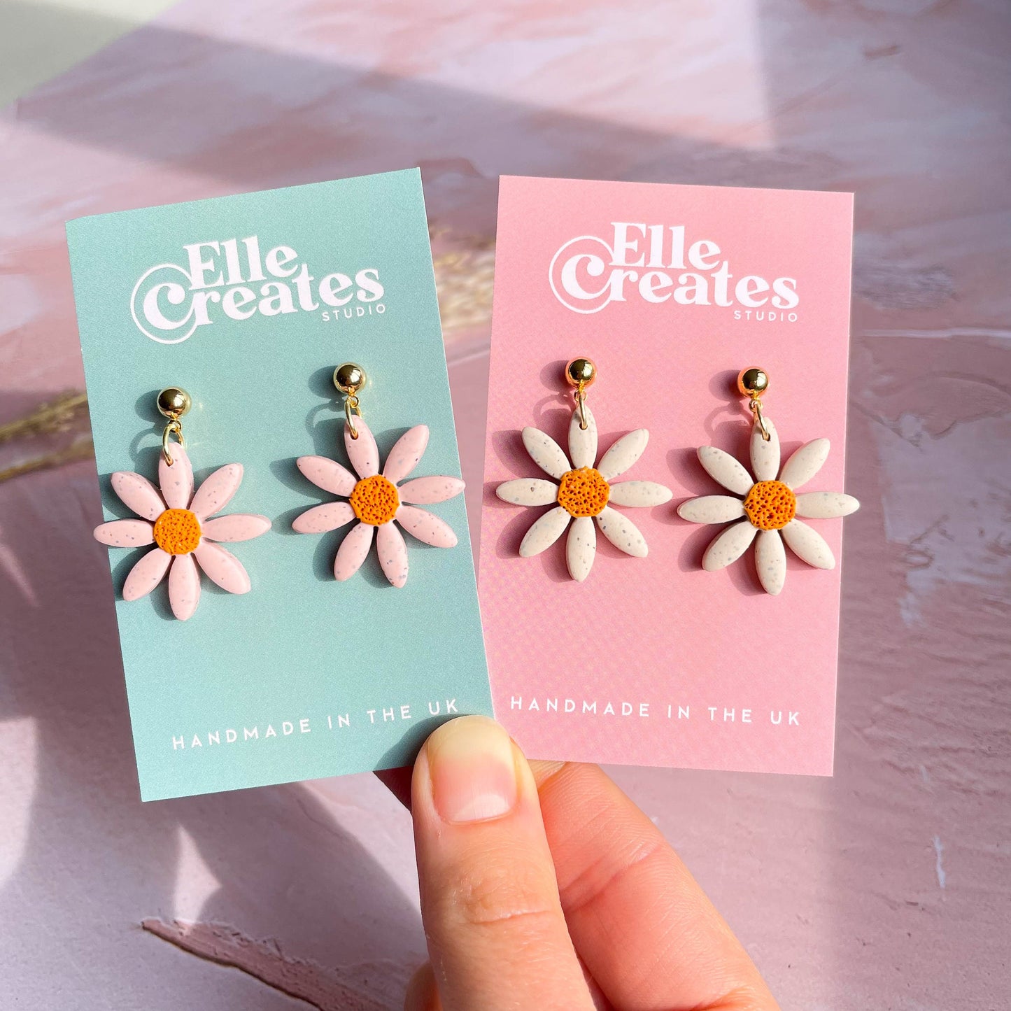 SPECKLED WHITE DAISY STATEMENT EARRINGS