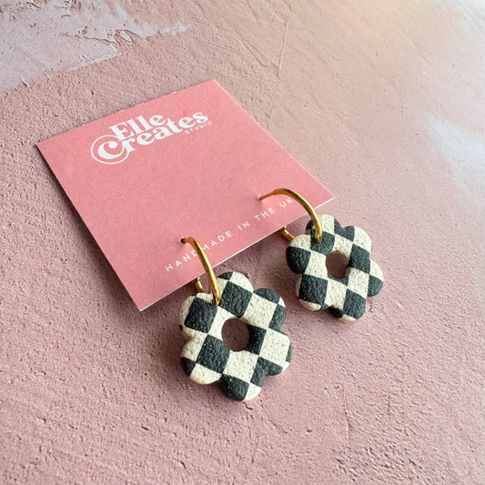 SPECKLED CREAM & BLACK TEXTURED CHECKERED FLOWER STATEMENT EARRINGS