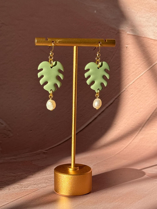LIGHT GREEN MONSTERA LEAF & FRESHWATER PEARL STATEMENT EARRINGS