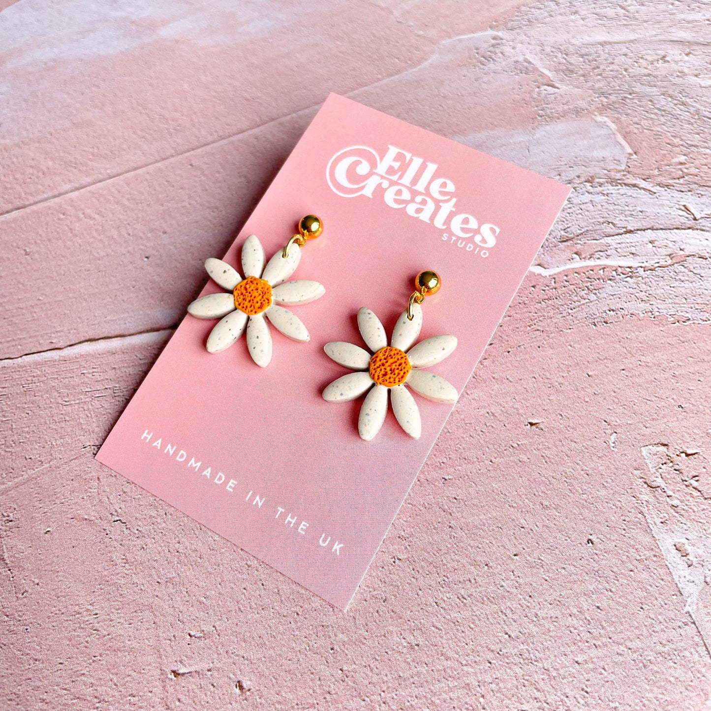 SPECKLED WHITE DAISY STATEMENT EARRINGS