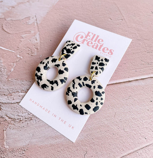 ANIMAL PRINT SPECKLED WHITE & BLACK DONUT STATEMENT EARRINGS