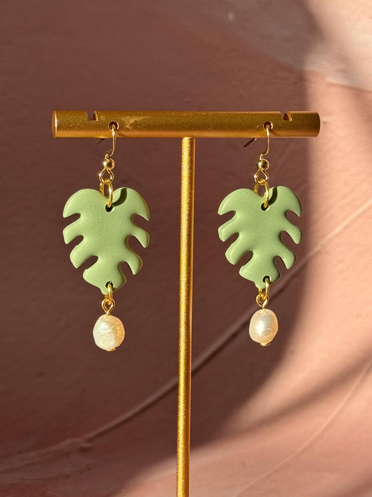 LIGHT GREEN MONSTERA LEAF & FRESHWATER PEARL STATEMENT EARRINGS