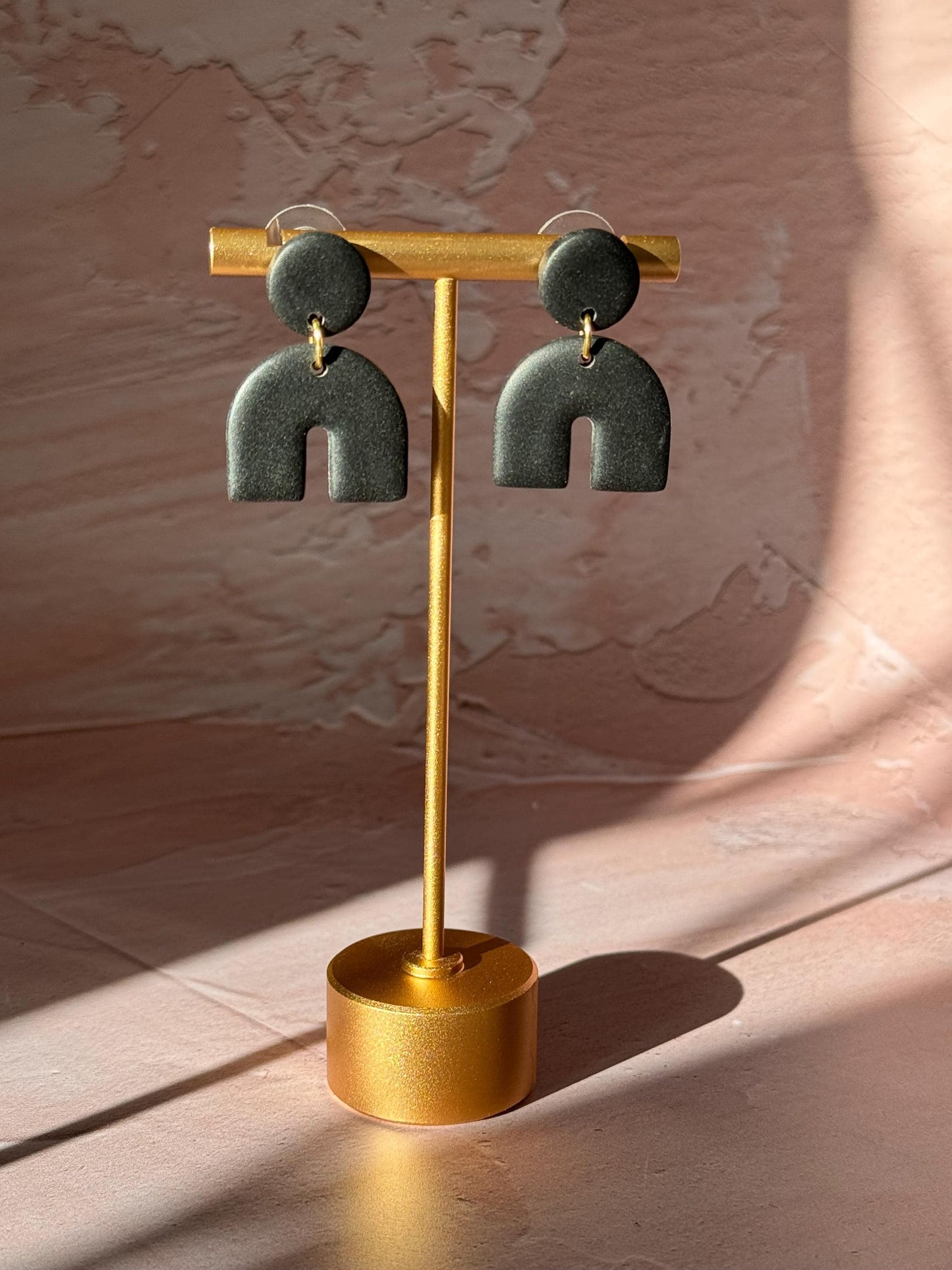 CHUNKY ARCH GRACIE STATEMENT EARRINGS