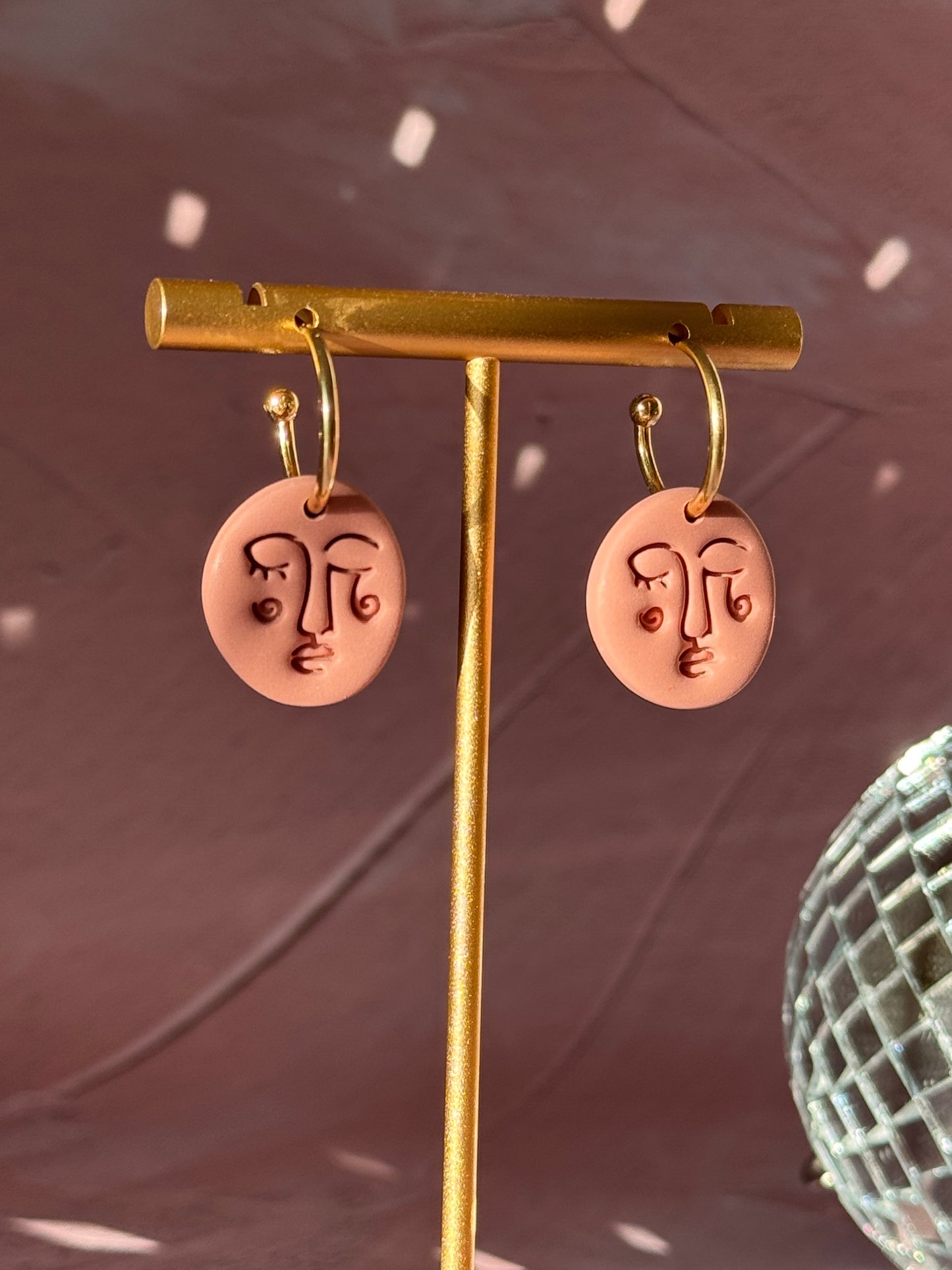 BLUSHING FACE ELLE STATEMENT EARRINGS