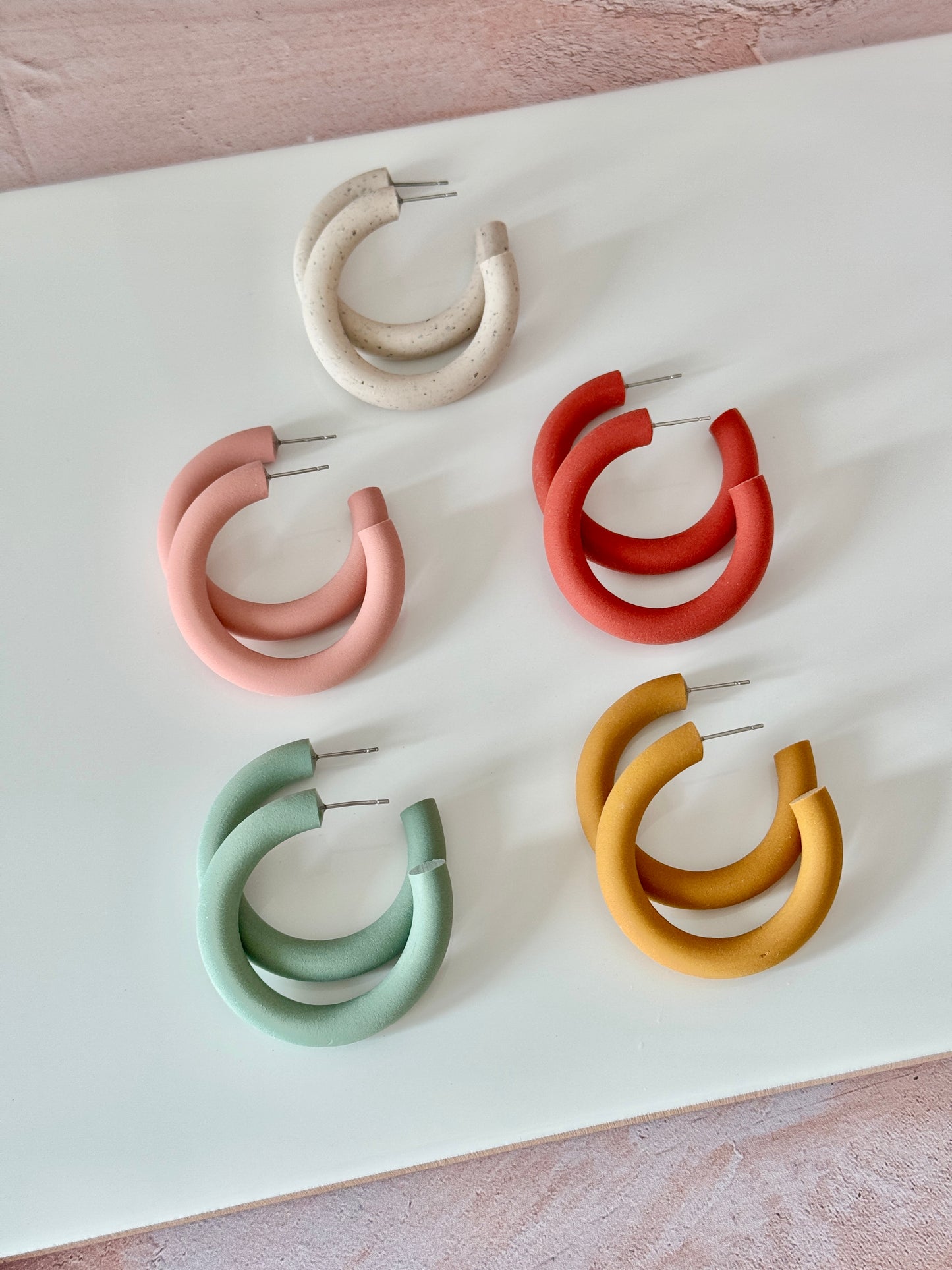 LARGE CLASSIC HOOP EARRING