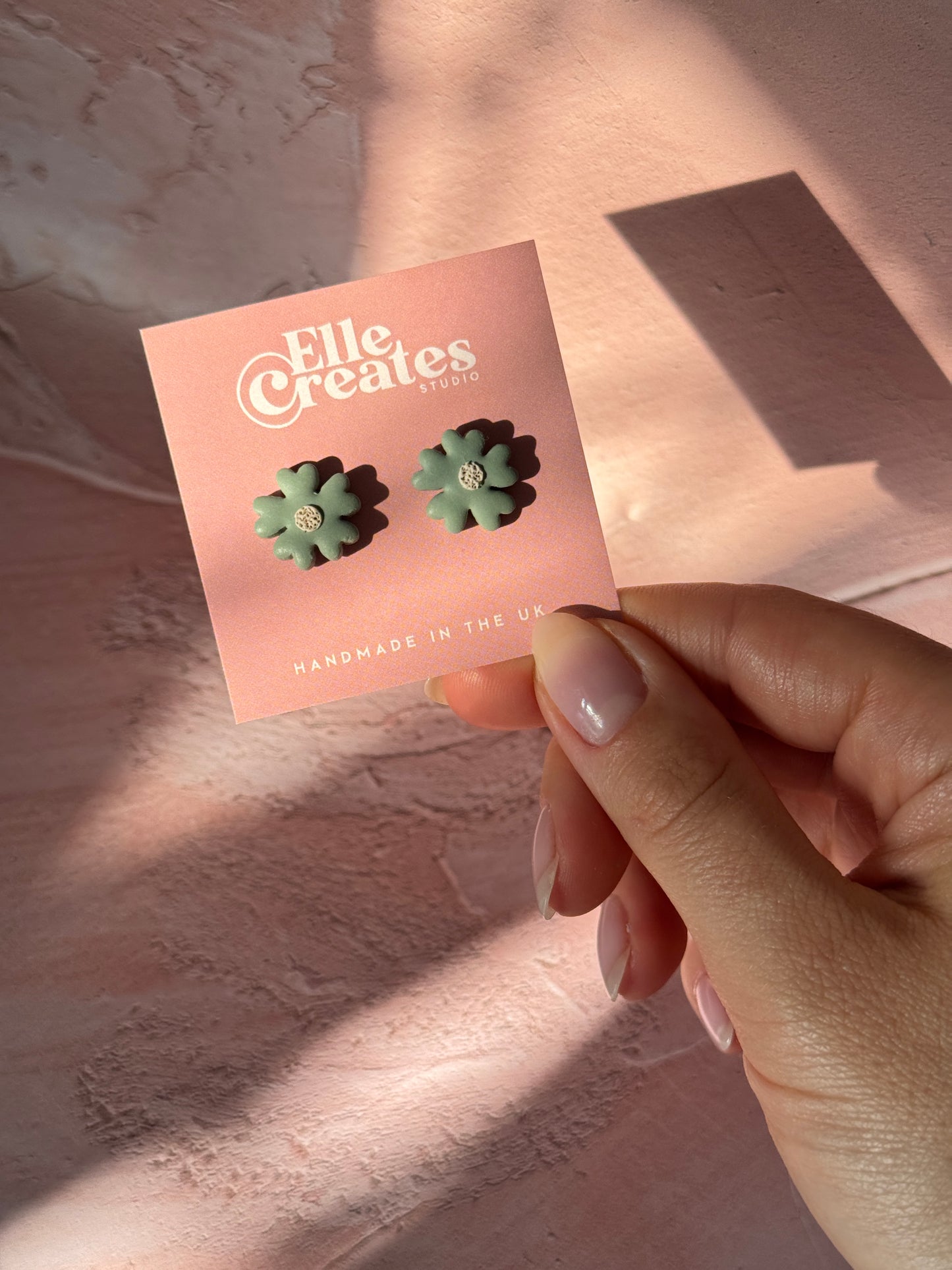 FLOWER STATEMENT STUDS