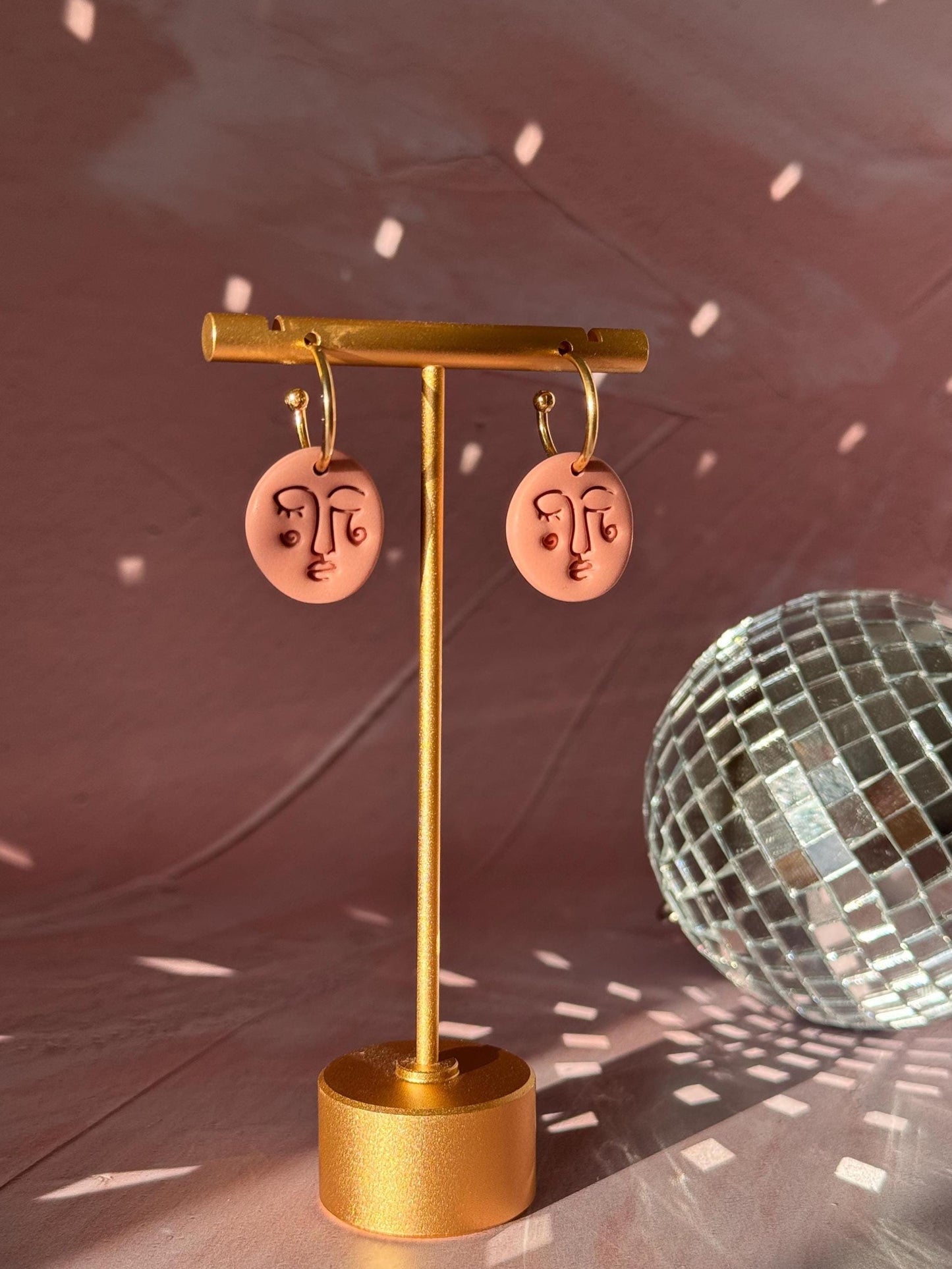 BLUSHING FACE ELLE STATEMENT EARRINGS